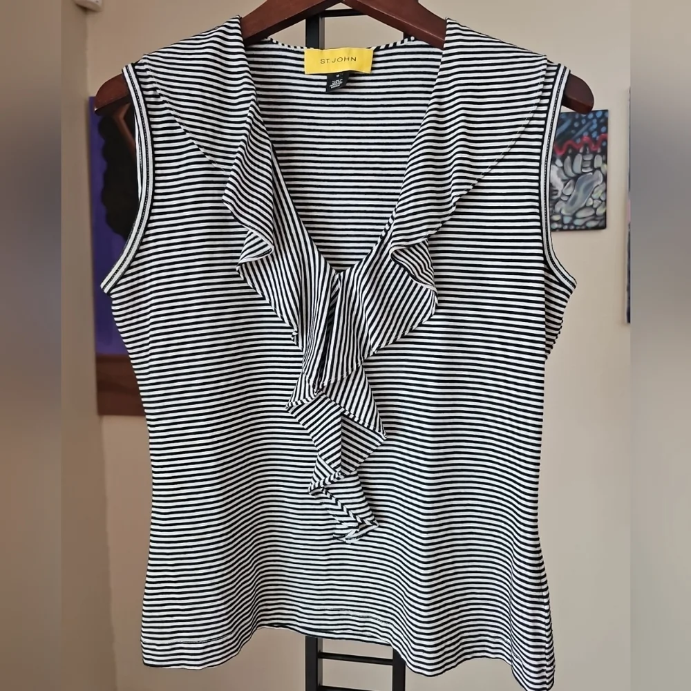 ST JOHN Women's Ruffle V Neck Sleeveless Striped Black White Stretch Top Size M - Picture 1 of 10